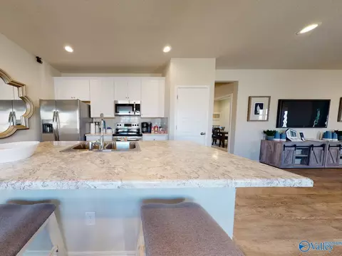 Kitchen - 1057 John Ave, Trinity, AL 35673 photo 2 of 6