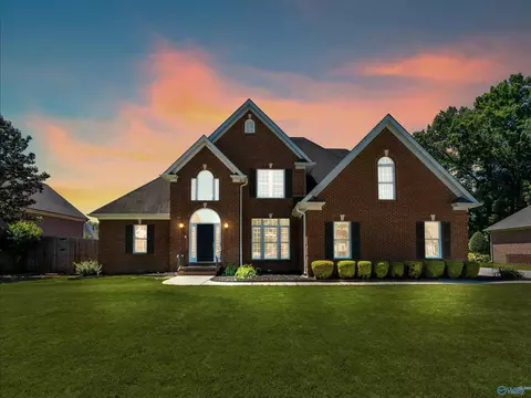 2309 Mcnair St, Decatur, AL 35603