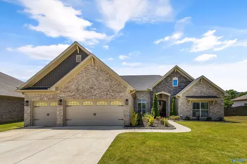 7418 Flint Crossing Cir, Owens Cross Roads, AL 35763