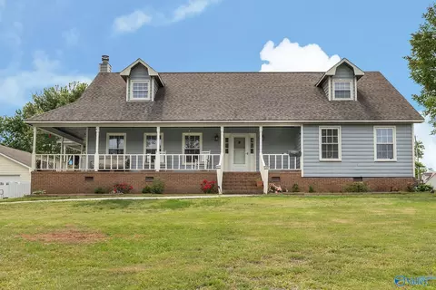 26 Rush Cir, Guntersville, AL 35976