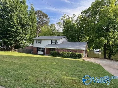 3405 Colonial Dr, Guntersville, AL 35976