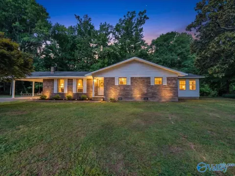 1121 County Road 70, Fyffe, AL 35971