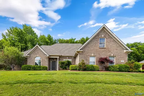124 Pearle Cove Dr, Huntsville, AL 35806