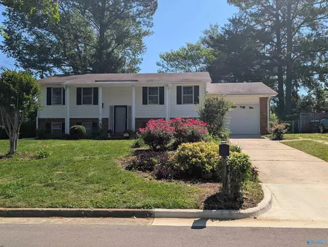 11007 Crestfield Dr, Huntsville, AL 35803