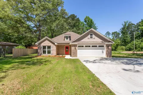 407 N College St, Glencoe, AL 35905