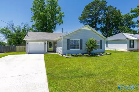 1501 Elizabeth Dr, Hartselle, AL 35640