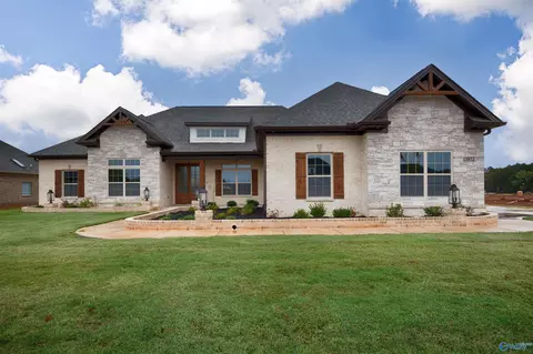 132 Lanwood Dr, Huntsville, AL 35811