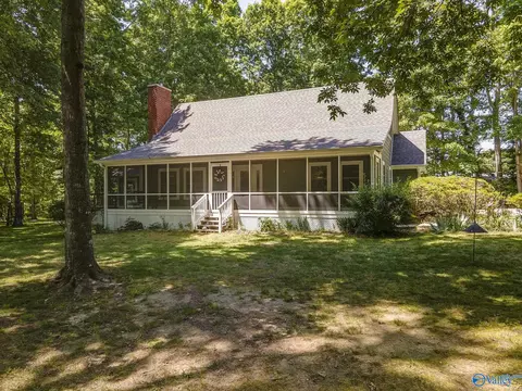96 Summerville Rd, Mentone, AL 35984