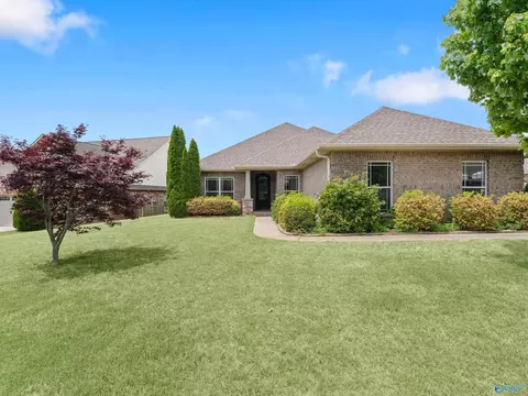 22 Cypress Grove Ln, Huntsville, AL 35824