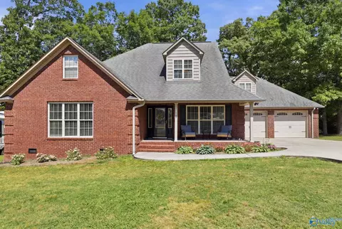 110 Cricket Ln, Boaz, AL 35956