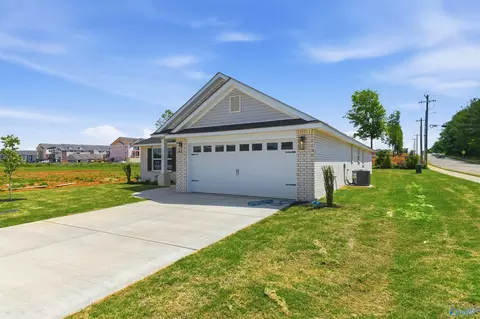14098 Wildflower Dr, Harvest, AL 35749