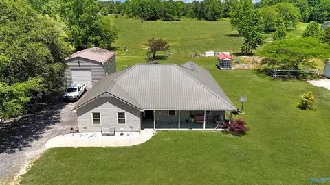 26745 Thach Rd, Athens, AL 35613