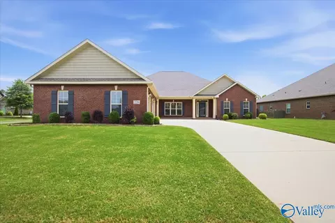 228 Farmdale Dr, Madison, AL 35756