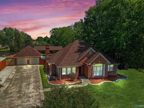 2304 Duncansby Dr, Decatur, AL 35603