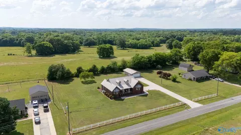 106 Stephenson Rd, Hartselle, AL 35640