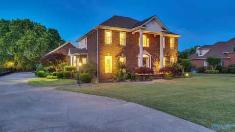 281 River Cove Rd, Huntsville, AL 35811