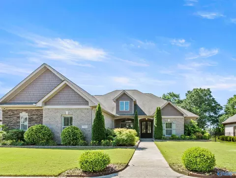 7552 Parktrace Ln, Owens Cross Roads, AL 35763