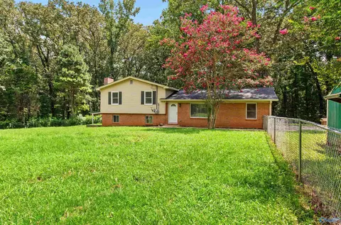 285 Ruby Dr, Huntsville, AL 35811