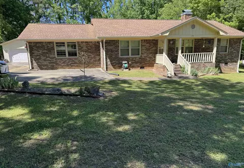 271 Dug Hill Rd, Brownsboro, AL 35741