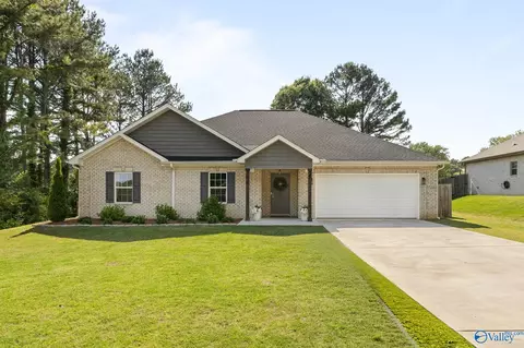 17499 Jones Rd, Athens, AL 35613