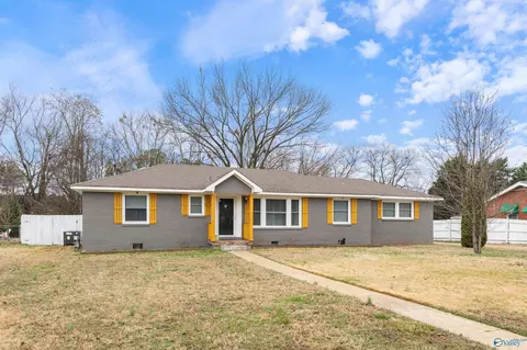 2303 Dogwood Ln, Huntsville, AL 35810