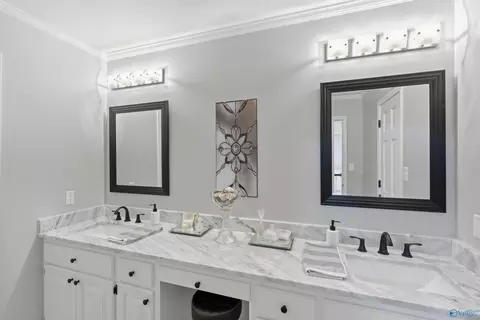 Bath - 1672 Pinehurst Ln, Killen, AL 35645 photo 4 of 5