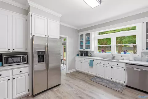 Kitchen - 1672 Pinehurst Ln, Killen, AL 35645 photo 2 of 2