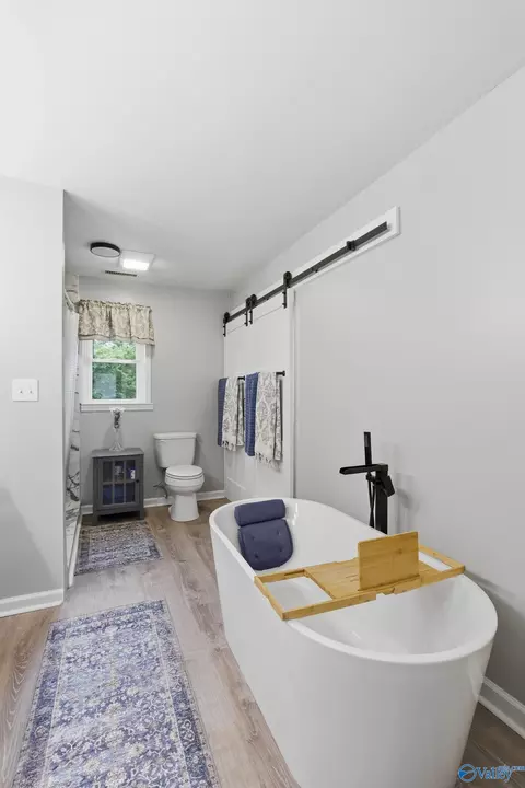 Bath - 1672 Pinehurst Ln, Killen, AL 35645 photo 2 of 5