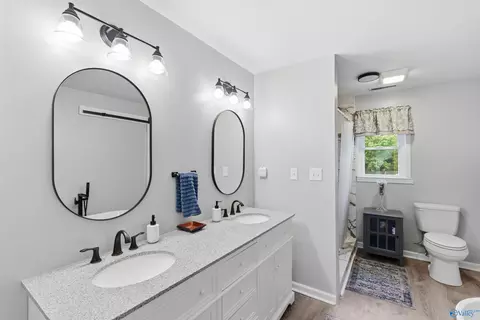 Bath - 1672 Pinehurst Ln, Killen, AL 35645 photo 1 of 5