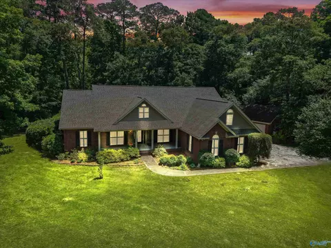 111 Smith Ln, Boaz, AL 35956