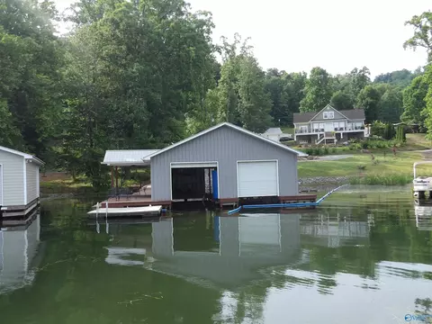 2760 Signal Point Rd, Guntersville, AL 35976