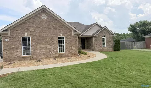 233 Bonaire Dr, Huntsville, AL 35811