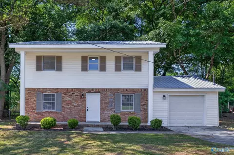 3611 NW Cedarhill Ave, Huntsville, AL 35810