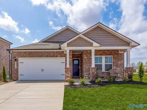 263 Avebury Rd, Meridianville, AL 35759