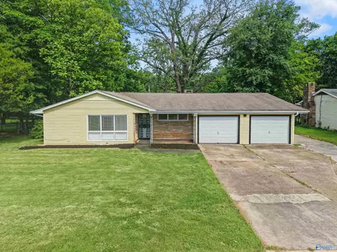 908 Speake Rd, Huntsville, AL 35816