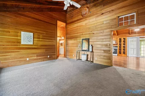 401 Worley Dr, Owens Cross Roads, AL 35763