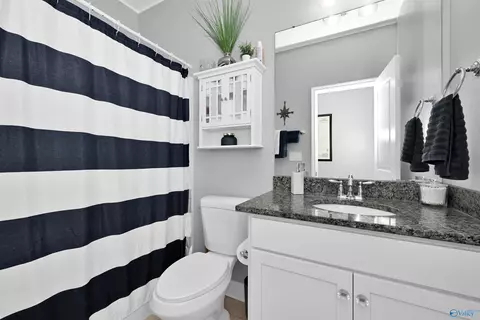 Bath - 2063 Austin Dr, Cullman, AL 35058 photo 2 of 3
