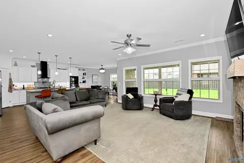 Living - 2063 Austin Dr, Cullman, AL 35058 photo 3 of 3