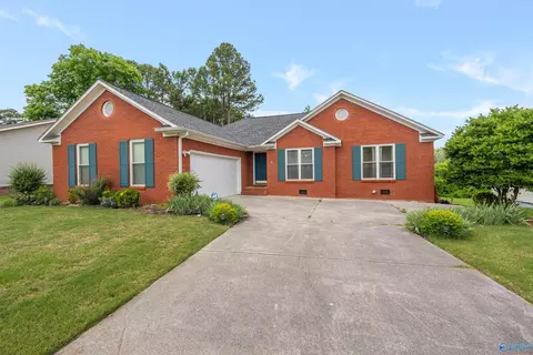725 Mountain Gap Rd, Huntsville, AL 35803