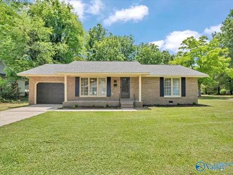 404 Rock St, Hartselle, AL 35640