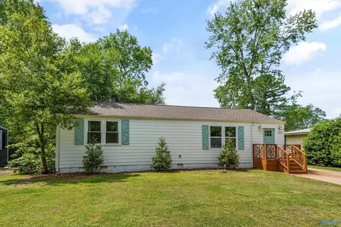 1810 NE Polk Dr, Huntsville, AL 35811