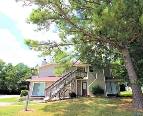 2704 Lantern Walk, Huntsville, AL 35803