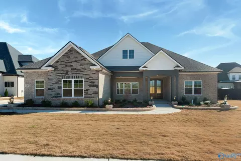 108 Sickle Mower Cir, New Market, AL 35761
