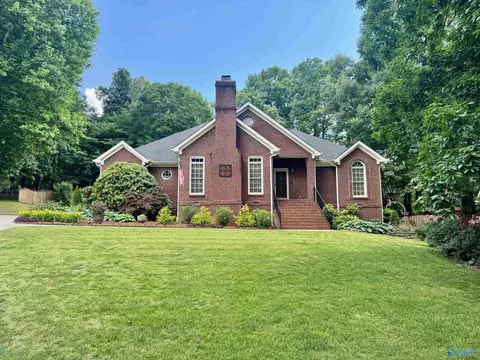 108 Portico Dr, Meridianville, AL 35759