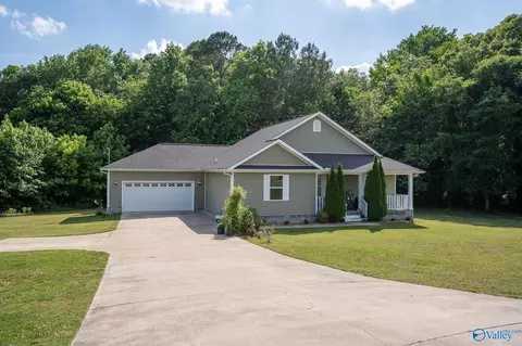 272 Craten Dr, Rainsville, AL 35986