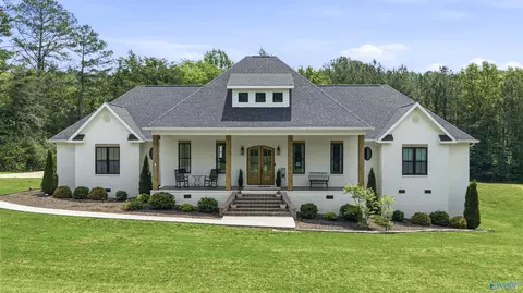 682 County Road 622, Valley Head, AL 35989