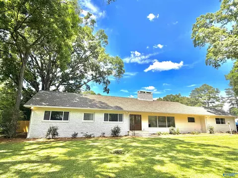 1820 Stratford Rd, Decatur, AL 35601