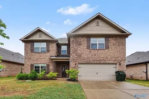 105 Grove Hill Cir, New Market, AL 35761
