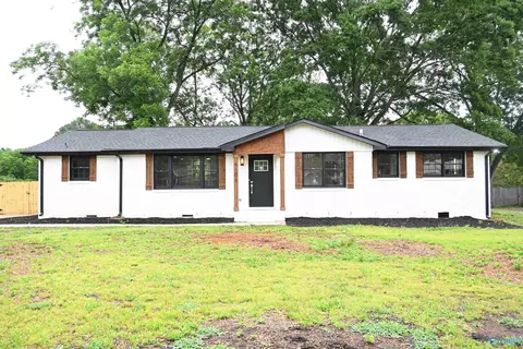 6103 Deramus Ave, Huntsville, AL 35806