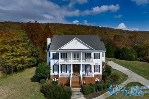 310 Mountain Ln, Gurley, AL 35748